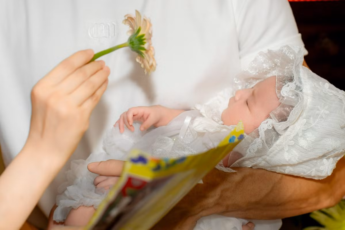 Con gái Phương Hằng xinh xắn như công chúa. Ảnh: FB Phương Hằng.