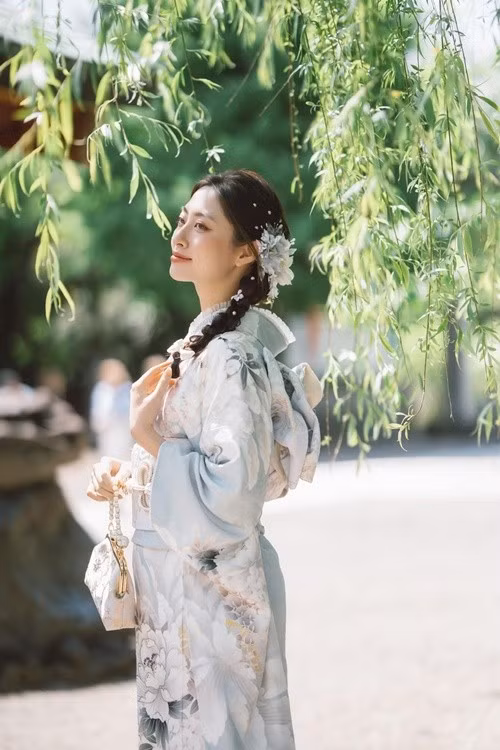 Nàng hậu thích đi du lịch Nhật Bản. Ảnh: FB Lương Thùy Linh.