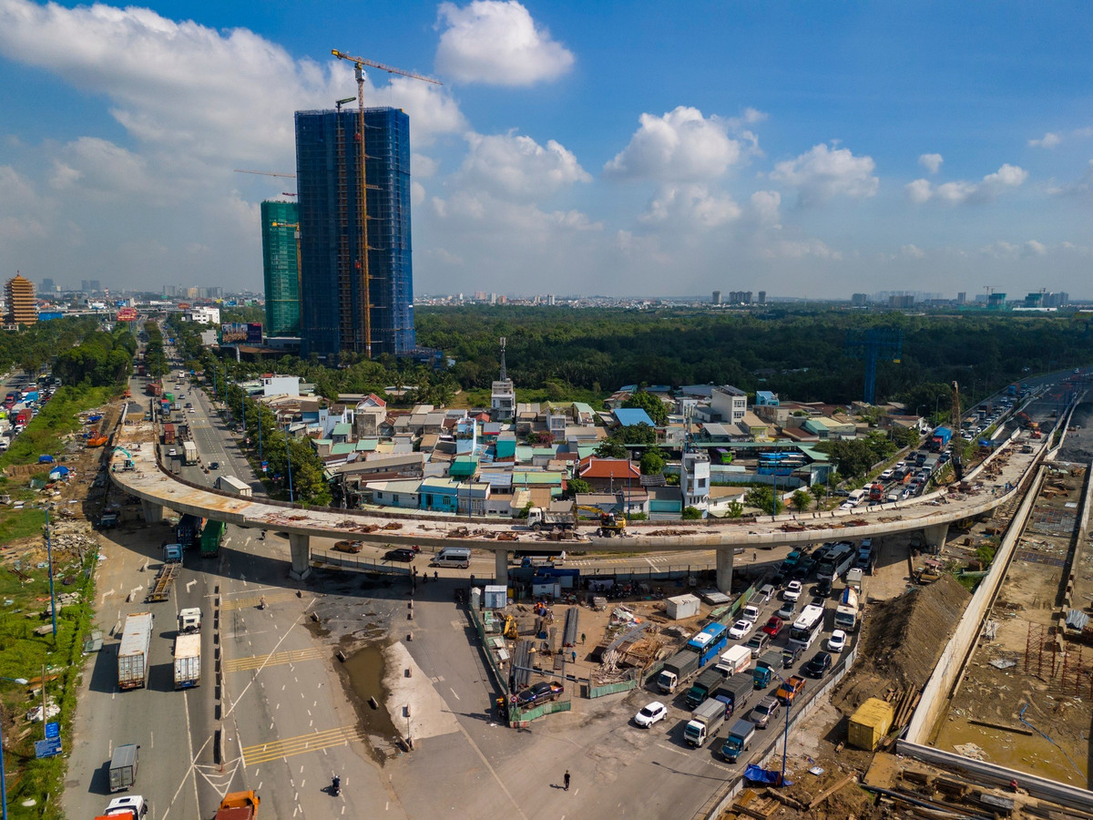 View - Cận cảnh cầu vượt nút giao An Phú dự kiến thông xe trong năm nay | Báo Tri thức và Cuộc sống - TIN TỨC PHỔ BIẾN KIẾN THỨC 24H