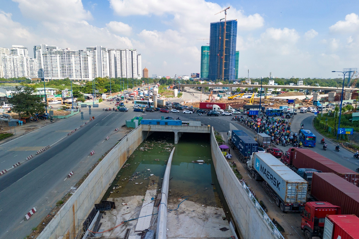 View - Cận cảnh cầu vượt nút giao An Phú dự kiến thông xe trong năm nay | Báo Tri thức và Cuộc sống - TIN TỨC PHỔ BIẾN KIẾN THỨC 24H