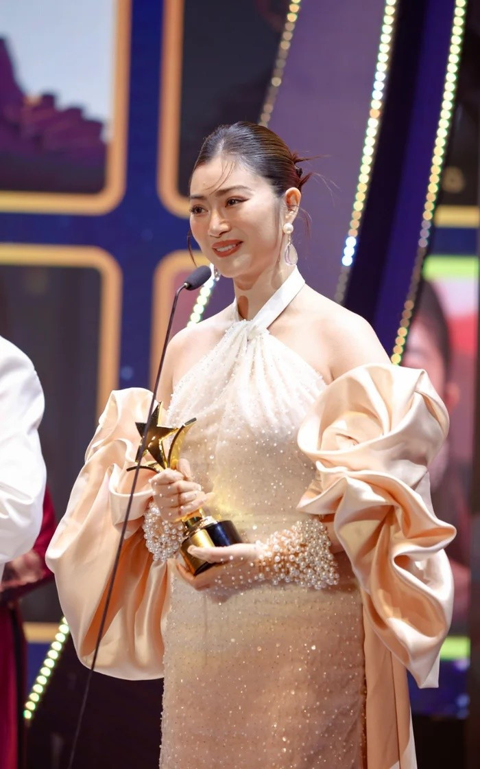 Tại lễ trao giải Ngôi sao xanh 2022, Thanh Trúc đoạt giải Nữ diễn viên được yêu thích nhất với vai diễn trong phim Rồi 30 năm sau. Ảnh: Saostar.