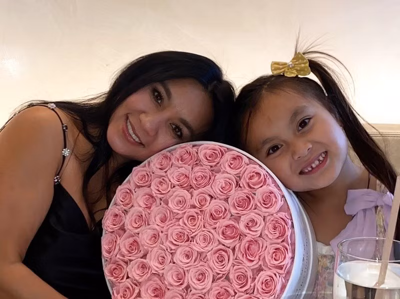 Y Phụng tin con gái sẽ là đời thứ 3 nối nghiệp của gia đình. Ảnh: FB Y Phụng.