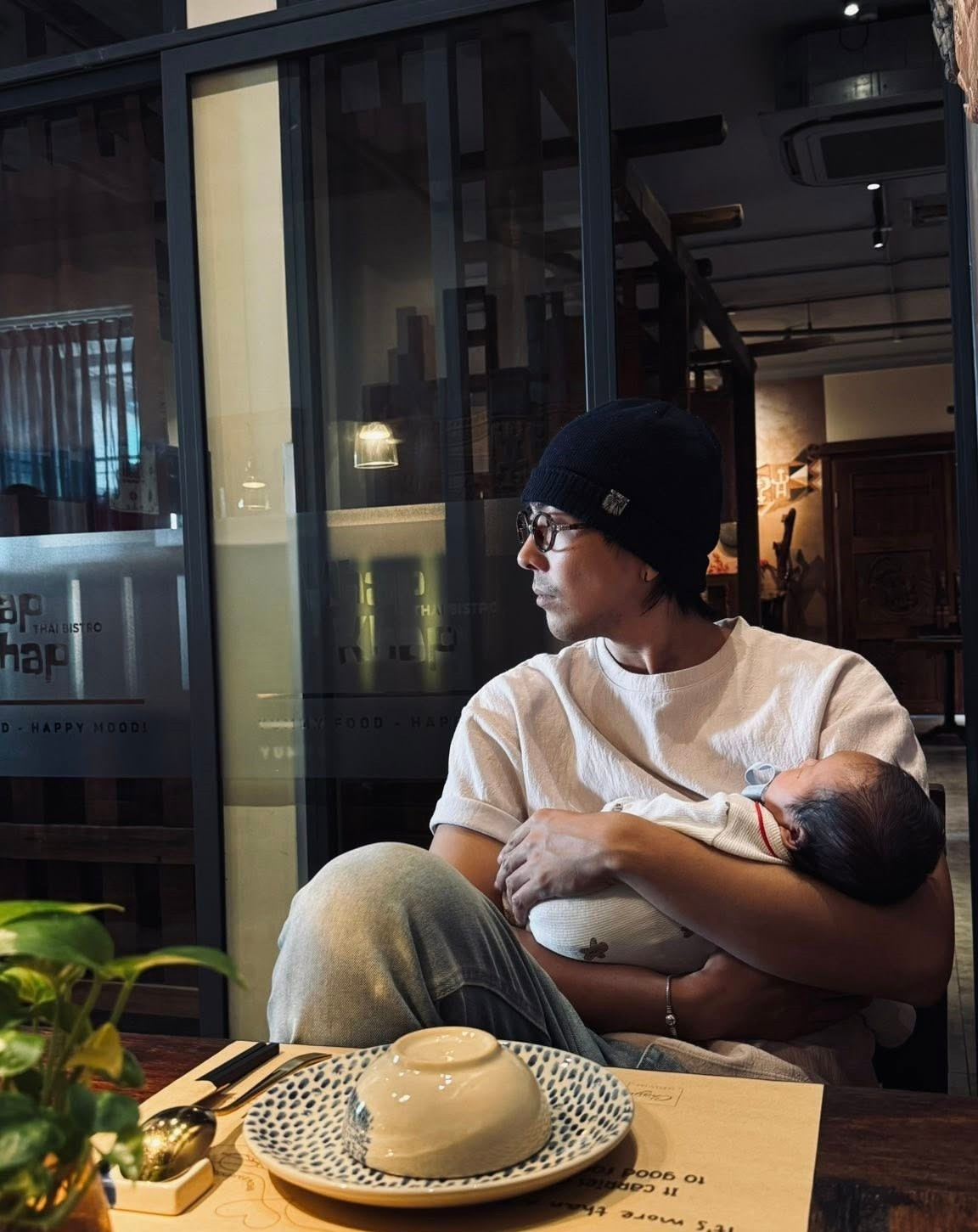 Nam diễn viên không ít lần nhắn nhủ hài hước đến ái nữ. Ảnh: FB Quang Sơn.