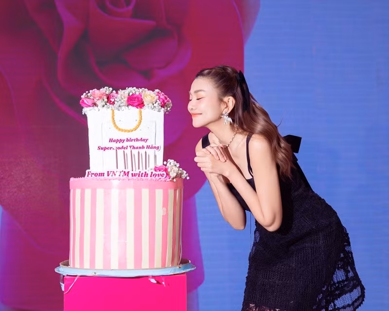 Ngày sinh nhật, Thanh Hằng nhận được lời chúc mừng sinh nhật từ nhiều fan, bạn bè, đồng nghiệp. Ảnh: FB Thanh Hằng.