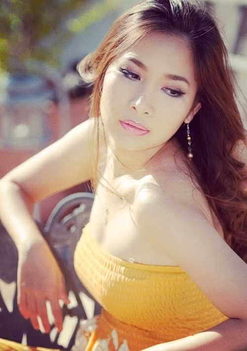 Nữ ca sĩ sinh con gái đầu lòng năm 2014 và con trai thứ hai năm 2022. Ảnh: FB Duy Uyên.