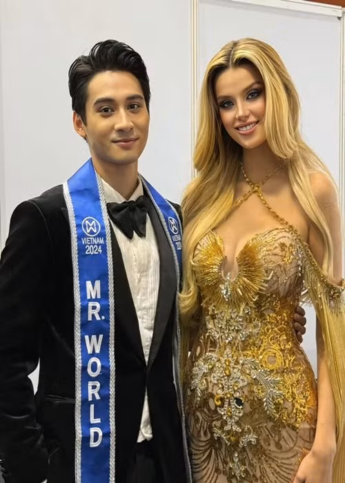 Tuấn Ngọc thân thiết với Miss World 2024 Krystyna Pyszkova. Ảnh: FB Tuấn Ngọc.