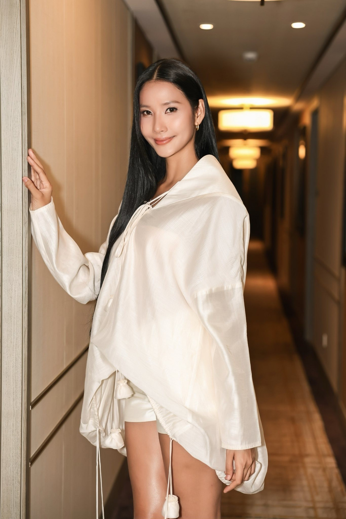 Hoàng Thùy tăng cân khi thi Hoa hậu Hoàn vũ Việt Nam 2017. Ở sân chơi này, cô đoạt danh hiệu á hậu 1. Năm 2018, Hoàng Thùy tiếp tục tăng cân. Á hậu chia sẻ trên Vietnamnet, cô dành thời gian tập gym khoảng 3-4 lần/tuần để cơ thể săn chắc và khỏe mạnh hơn.