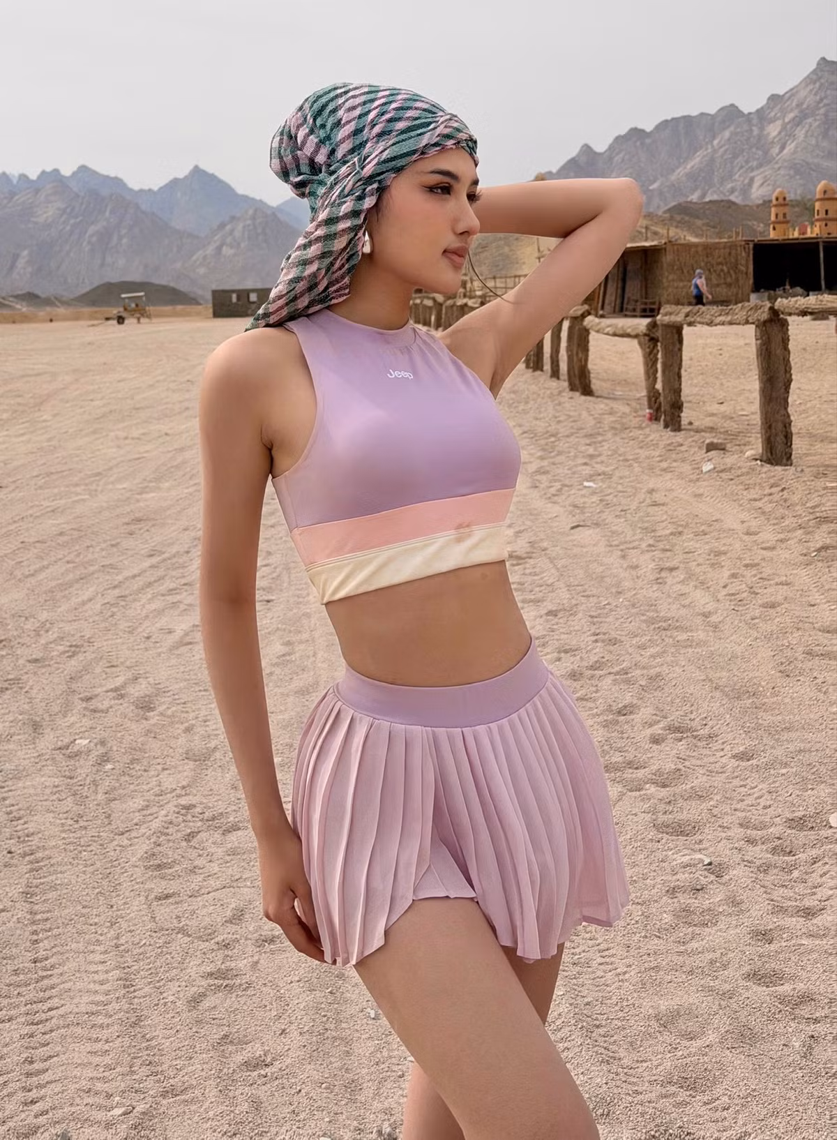 Đại diện Việt Nam vừa tiết lộ về phần thi phỏng vấn kín. Cụ thể, chia sẻ với Vietnamplus, Thu Ngân cho biết, khi nhận được câu hỏi về điểm thu hút nhất của bản thân, cô nói đó chính là tính cách vui vẻ, thân thiện và sự hài hước. Thu Ngân mong muốn lan tỏa nguồn năng lượng tích cực, lạc quan đến mọi người xung quanh. Ảnh: Instagram Thu Ngân.