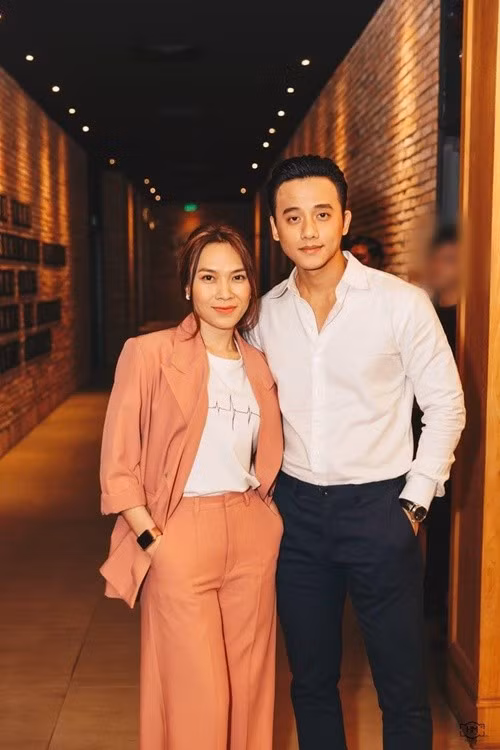 Mai Tài Phến cảm ơn nhà sản xuất Mỹ Tâm, anh em ê-kíp phim Tài, đối tác, bạn bè, đồng nghiệp đã giúp đỡ anh trên chặng đường mới nhiều thử thách lẫn trải nghiệm tuyệt vời. Ảnh: FB Mai Tài Phến.