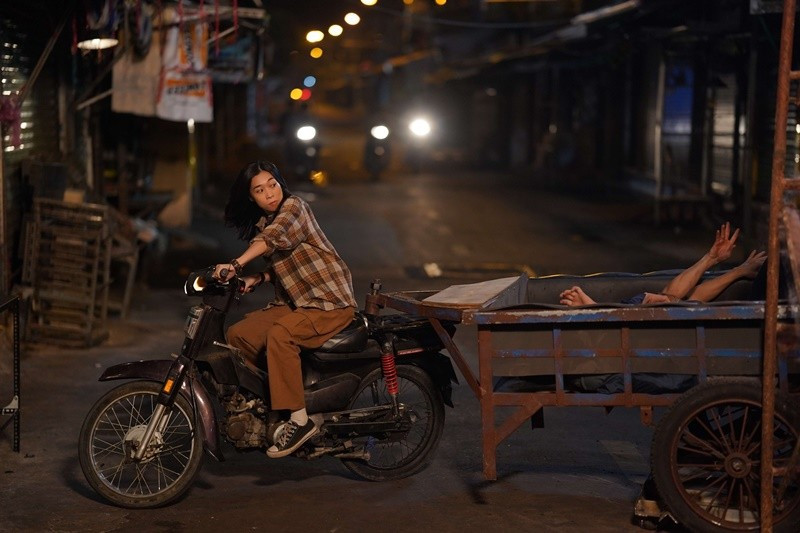 Nguyên Thảo chia sẻ trên Phụ Nữ Việt Nam, trong phim gần như không ai xem Út Linh là con gái. Út Linh thường diện áo phông, quần jean, không son phấn, không váy đầm. Ảnh: Phụ Nữ Việt Nam.