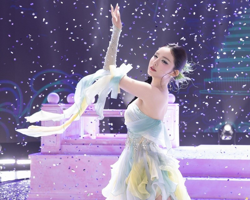 Dù Tăng Duy Tân và Bích Phương chưa từng xác nhận chuyện tình cảm, những tương tác trên sân khấu lẫn ngoài đời vẫn khiến khán giả kỳ vọng cả hai sẽ sớm lên tiếng về mối quan hệ. Ảnh: FB Bích Phương.