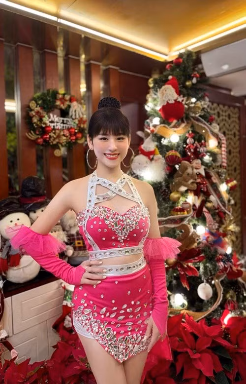 Vợ Vũ Duy Khánh hiện tại là diễn viên múa. Ảnh: FB Phương Anh.