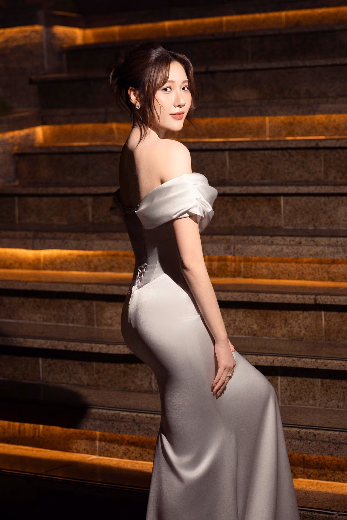 Ngoài các dự án của anh trai, Uyển Ân còn tham gia nhiều phim khác như Chị ngã em nâng, Cô dâu hào môn, Cái giá của hạnh phúc.