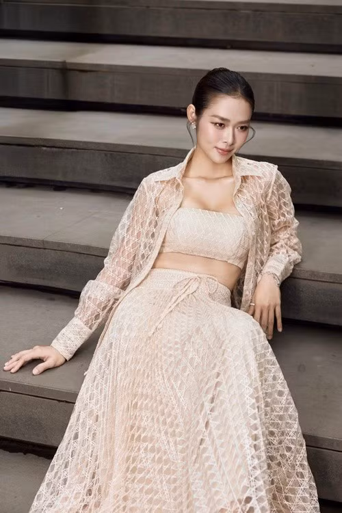 Tại Mai vàng 2023, Diệp Bảo Ngọc giành giải Nữ diễn viên điện ảnh và truyền hình được yêu thích nhất với vai diễn trong Lật mặt 6: Tấm vé định mệnh. Ảnh: FB Diệp Bảo Ngọc.