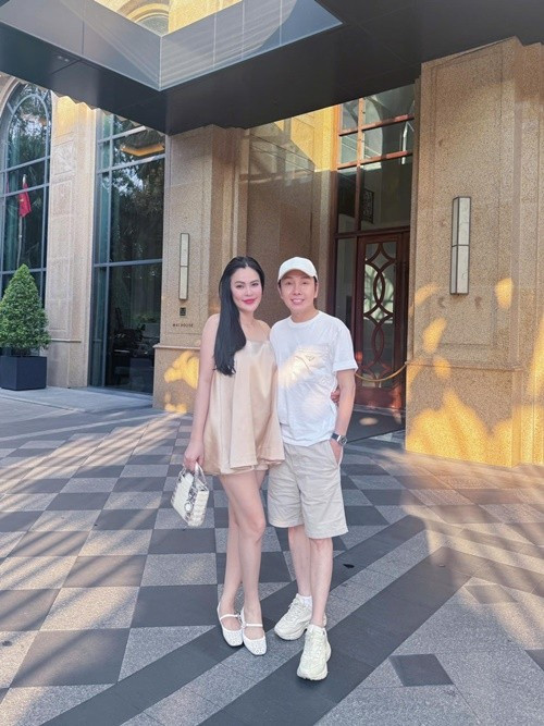 Khi biết Vũ Luân mua nhà cho con chung, Phương Lê nhắn nhủ chồng: “Ba em bé ơi, mẹ em bé chưa có quà sao em bé có quà bự quá, thật là ganh tỵ”. Ảnh: FB Phương Lê.