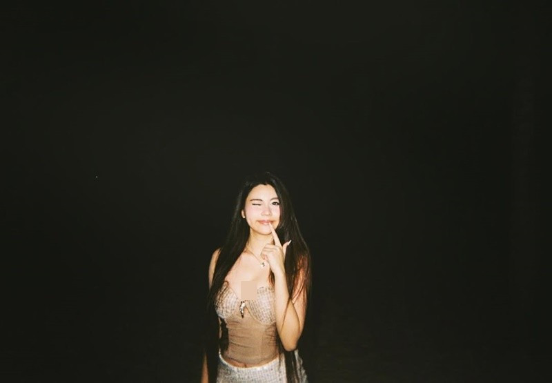 Sự thay đổi về phong cách của Hạt Dẻ phản ánh quá trình trưởng thành tự nhiên, đồng thời cho thấy nỗ lực xây dựng hình ảnh cá nhân. Ảnh: Instagram Mai Thảo Ngọc.