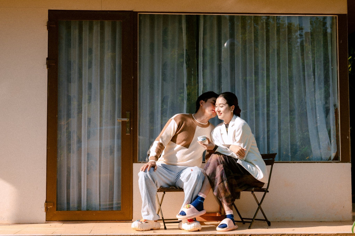 Nữ người mẫu và Hồ Quang Hiếu đăng ký kết hôn và tổ chức lễ ăn hỏi trong năm 2023.