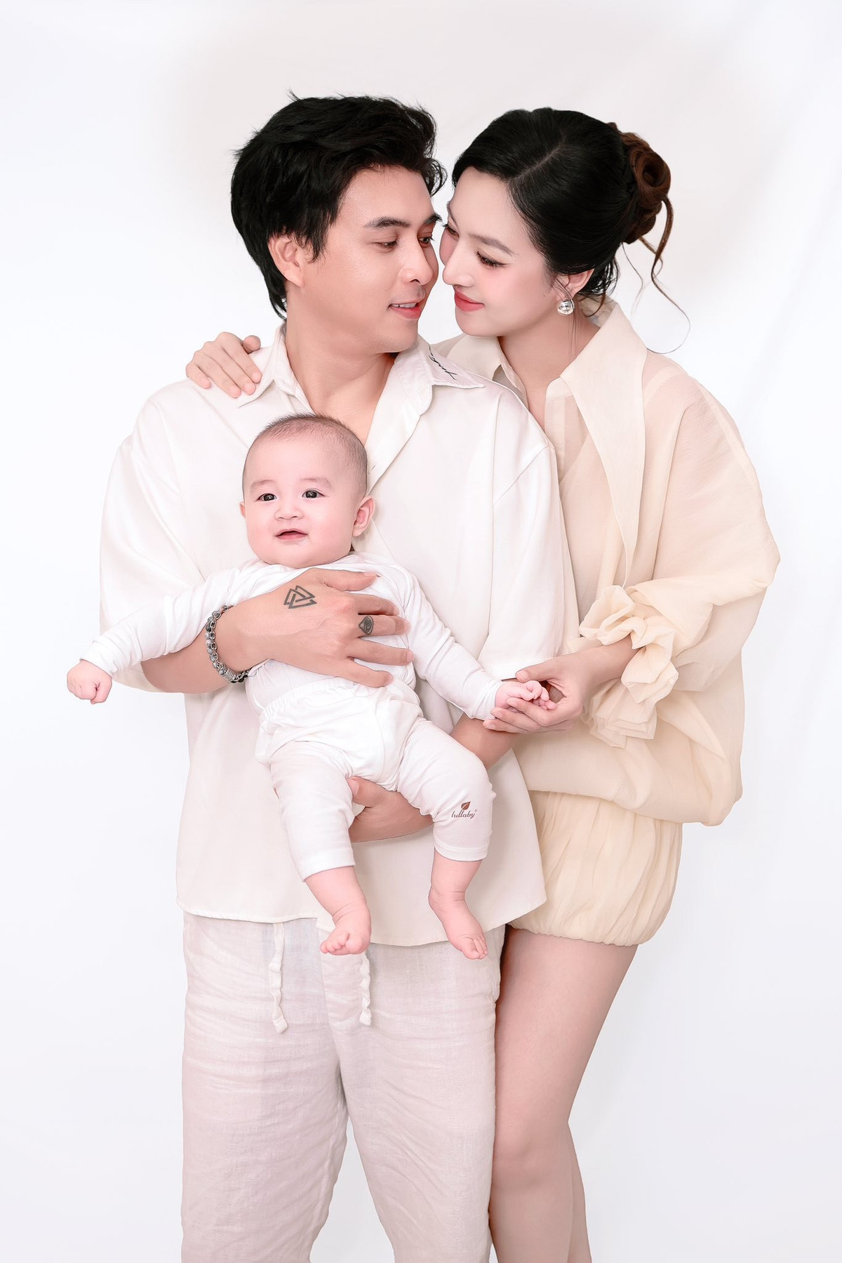 Vào ngày 19/9/2025, người mẫu Tuệ Như và ca sĩ Hồ Quang Hiếu sẽ tổ chức đám cưới.