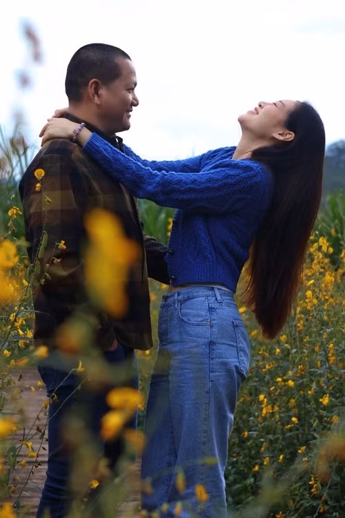 Sau đám cưới vào năm 2024, Khánh Vân và chồng thường xuyên chia sẻ những khoảnh khắc đời thường hài hước, tình cảm bên nhau. Ảnh: FB Khánh Vân.