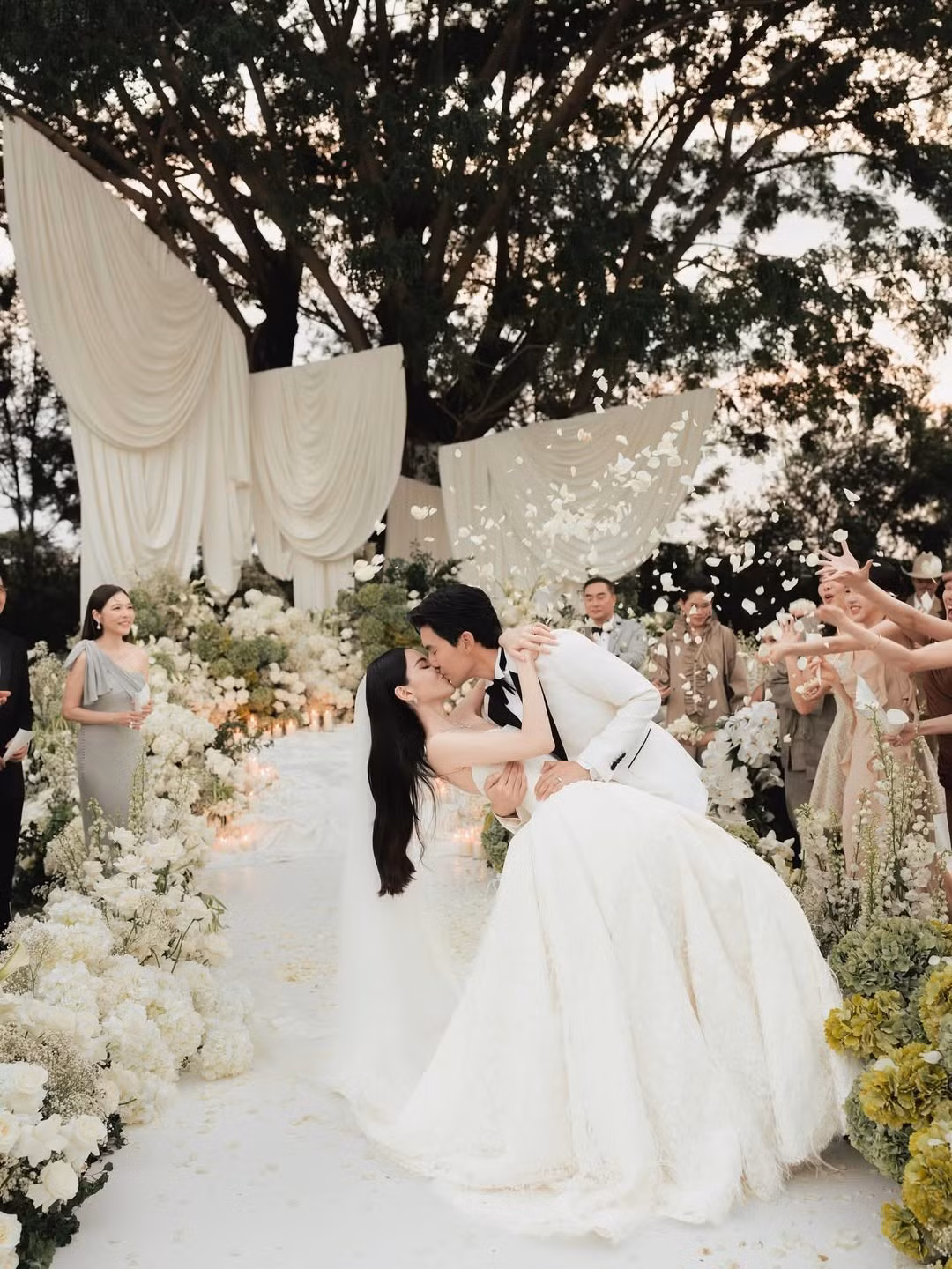 Ter Chantavit gọi Mai Davika là vợ còn nữ diễn viên bày tỏ: "Đã kết hôn". Ảnh: Instagram Mai Davika.