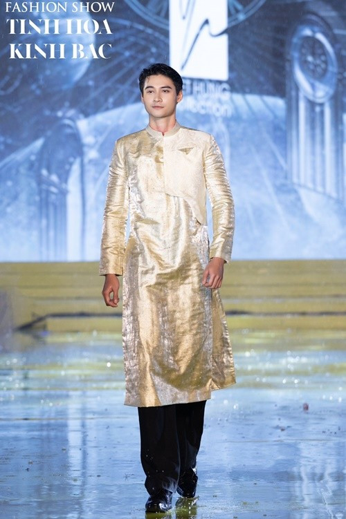 Nam người mẫu tham gia nhiều chương trình thời trang. Ảnh: FB Tuấn Ngọc.
