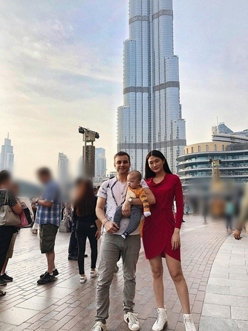 Vợ chồng Kha Mỹ Vân chuyển đến sinh sống tại Dubai từ tháng 12/2019. Gia đình cô lựa chọn định cư lâu dài tại đây khi chồng cô, Luigi Menghini, tìm thấy nhiều cơ hội đầu tư. Ảnh: Phụ Nữ Việt Nam.