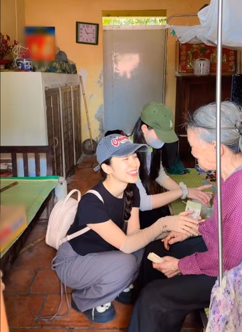 Nữ diễn viên thường xuyên tham gia các hoạt động từ thiện. Ảnh: FB Trần Vân.