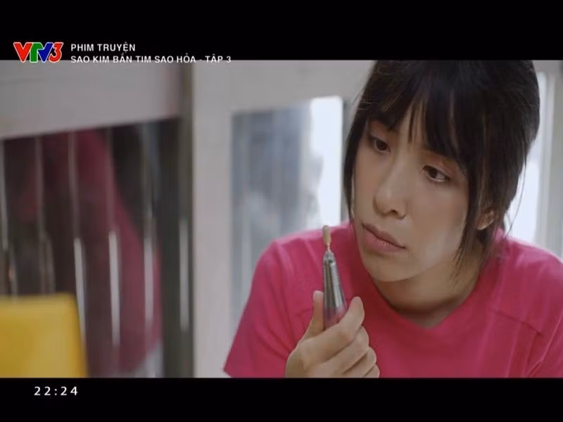 Trần Vân cho rằng dù vai chính hay phụ, điều quan trọng là chân thành với cảm xúc của nhân vật mà mình đảm nhận để truyền tải tới khán giả. Ảnh: FB Trần Vân.