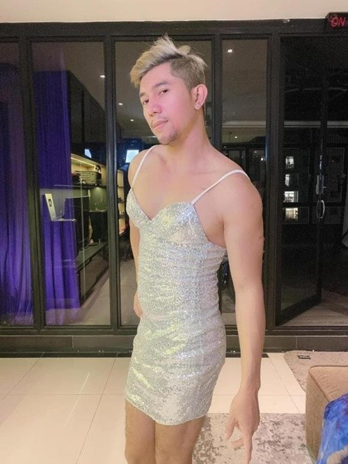 Nam nhạc sĩ từng gây xôn xao khi mặc váy của Ngân 98. Ảnh: Công Lý.