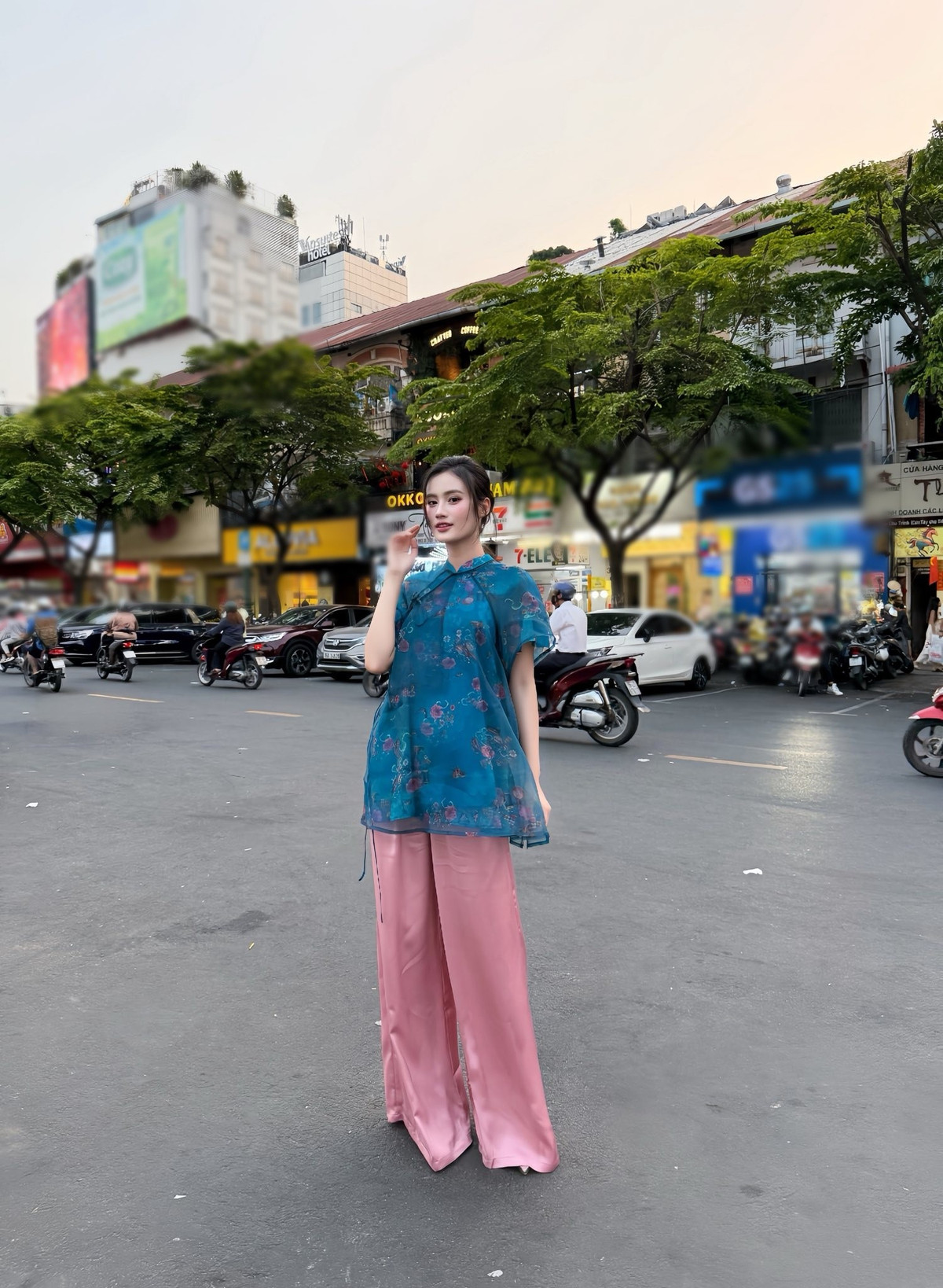 Theo Vietnamnet, sau kỳ nghỉ lễ, người đẹp sẽ bay trở lại Australia tiếp tục chương trình học và trở lại Việt Nam vào dịp chung kết Miss World Vietnam. Ảnh: FB Ý Nhi.