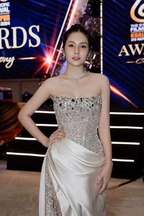 Chia sẻ trên Vietnamnet, tình cũ của Jack cho biết, có những ngày, cô làm việc từ 16-20 tiếng. Ảnh: FB Thiên An.