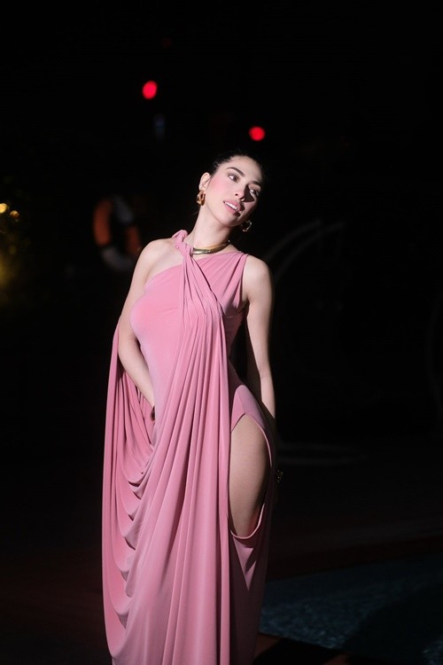 View - Á hậu Miss Cosmo Chelsea Fernandez khoe dáng gợi cảm với trang phục bikini | Báo Tri thức và Cuộc sống - TIN TỨC PHỔ BIẾN KIẾN THỨC 24H