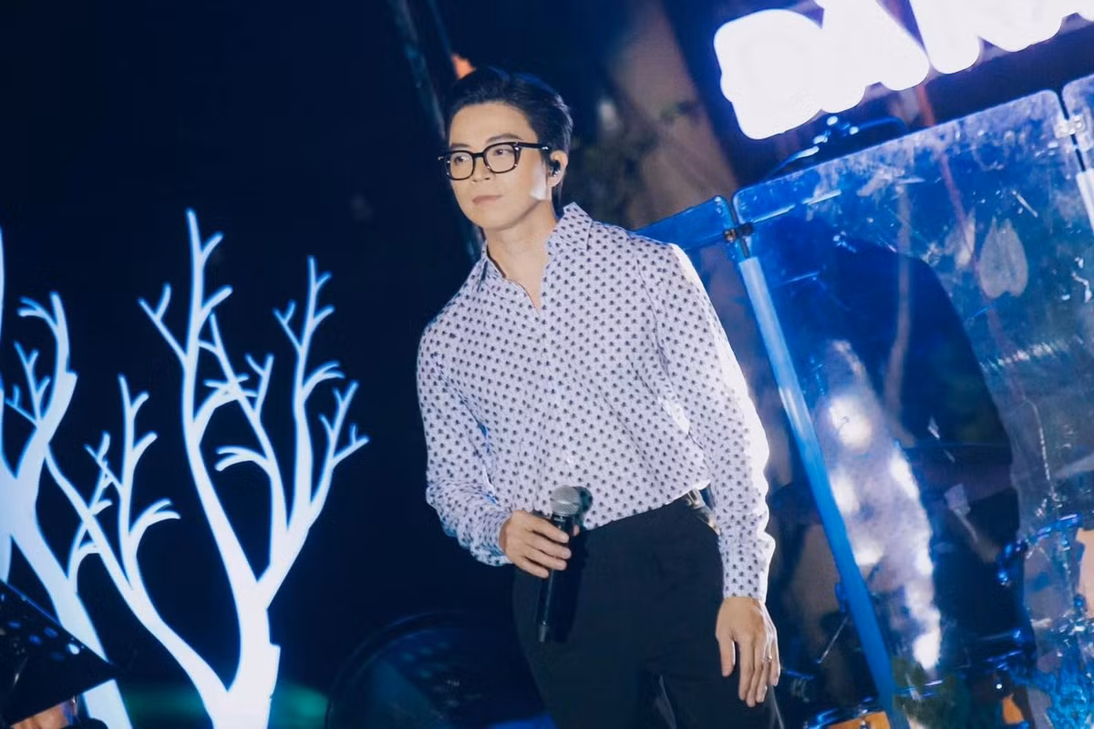 Nam ca sĩ chia sẻ trên Dân Việt, năm 2020 anh có nhiều kế hoạch và chương trình bị dang dở, thế nhưng anh đã những trải nghiệm quý giá.