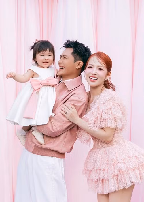 Nhiều khán giả hóm hỉnh nhận xét Anya chính là “bản sao nhí” của Gin Tuấn Kiệt.