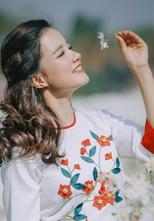 Sau khi tốt nghiệp THPT, Minh Trang thi đỗ vào Đại học Ngoại thương Hà Nội. Ảnh: FB Minh Trang.