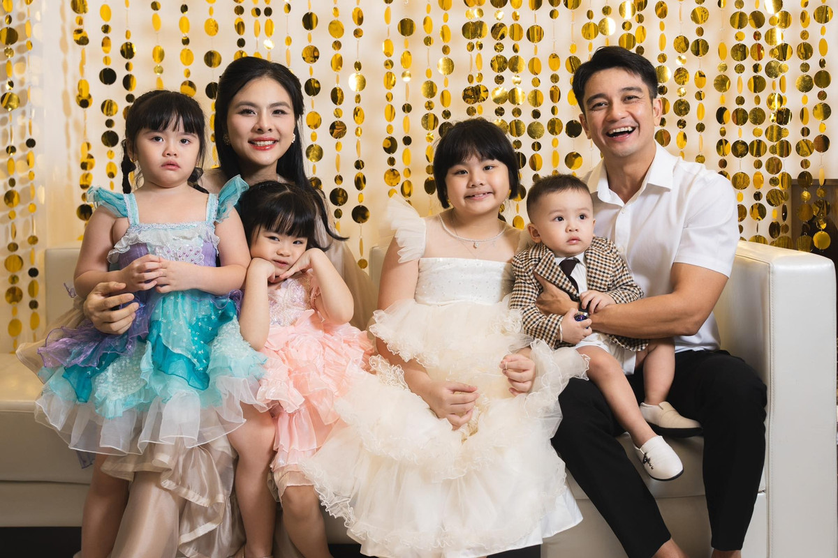 Chồng Vân Trang động viên nữ diễn viên về mặt tinh thần, chiều chuộng và chủ động làm việc nhà, chăm con để cô có thêm thời gian nghỉ ngơi.