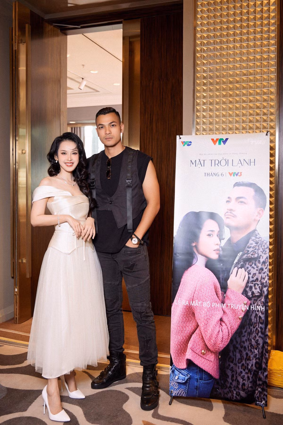 Trong Mặt trời lạnh, diễn viên Vũ Tuấn Việt đóng cặp với Tú Vi. Ảnh: FB Vũ Tuấn Việt.