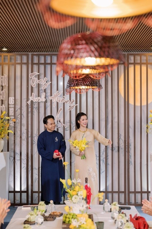 Trước đám cưới, vợ chồng Hương Ly yêu xa, giữ kín chuyện tình cảm. Ảnh: FB Hương Ly.