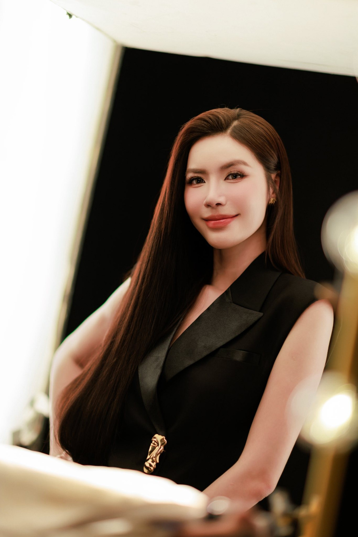 Tháng 10/2025, Minh Tú nhập viện vì sốt cao. "Năm nay tháng nào cũng phải ghé bệnh viện chơi vài ngày. Cố lên Minh Tú ơi", cô chia sẻ trên trang cá nhân.