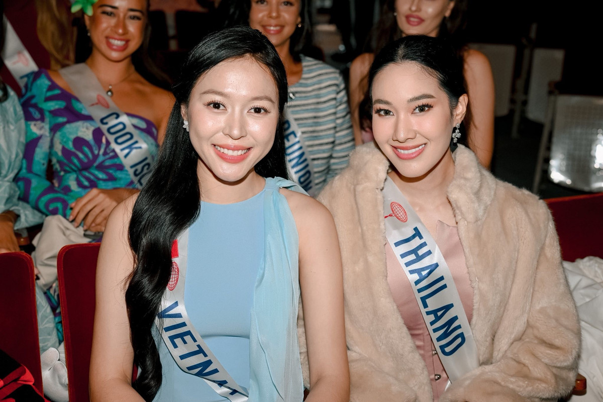 Theo Dân Việt, mới đây, ban tổ chức Miss International 2025 đăng tải video phỏng vấn đại diện Việt Nam . Cuộc trò chuyện được thực hiện ngay trong ngày đầu tiên người đẹp nhập cuộc. Nhiều khán giả đánh giá cao khả năng nói tiếng Anh của Kiều Duy. Ảnh: Miss International 2025.