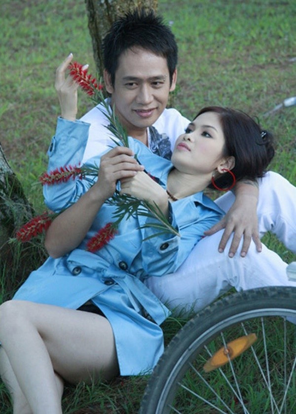 Vợ chồng Duy Mạnh diễn xuất trong các MV Giấc mơ cho anh, Thiên đường không có thật. Ảnh: Gia Đình Xã Hội.