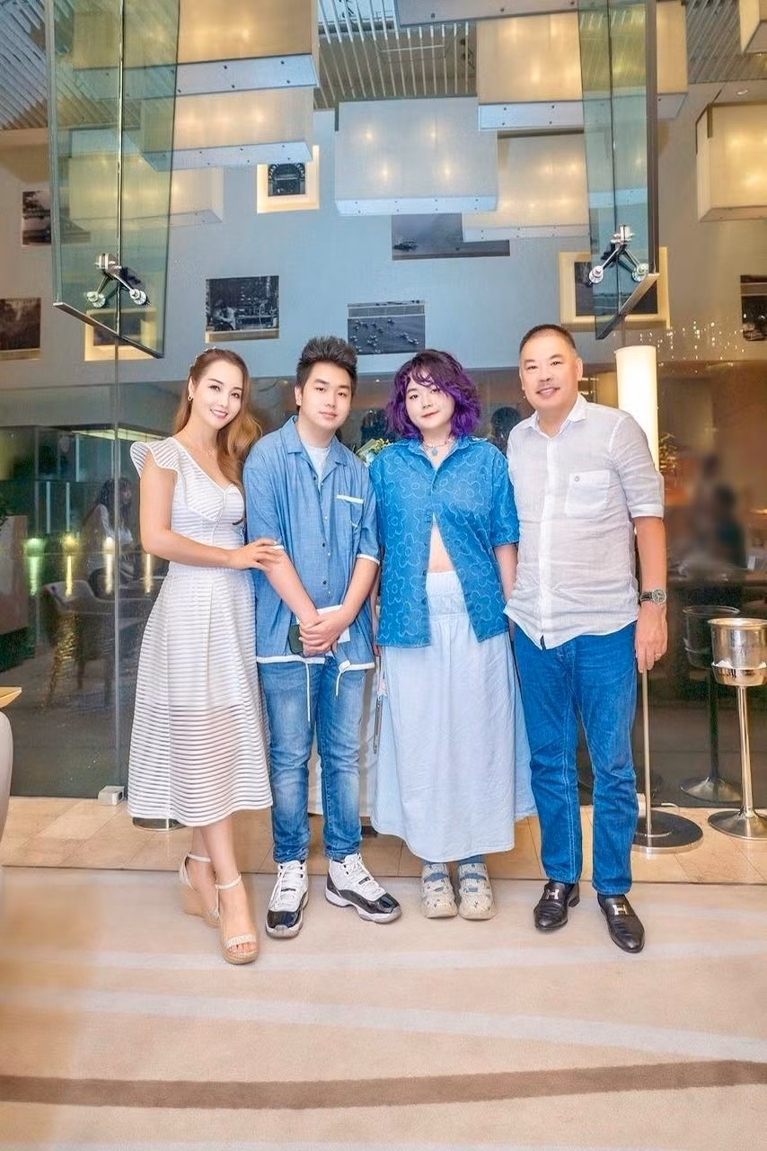 Vợ chồng Mai Thu Huyền thường xuyên đưa các con đi du lịch. Ảnh: FB Mai Thu Huyền.