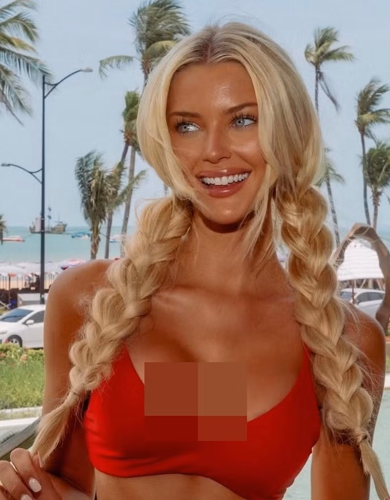 "Búp bê Đan Mạch" ăn mặc táo bạo hơn. Ảnh: Instagram Victoria.