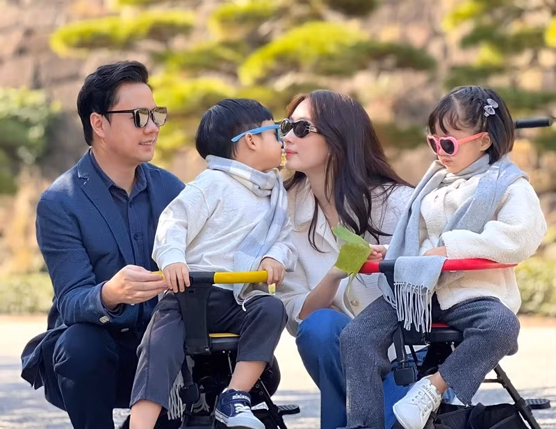 Đặng Thu Thảo chia sẻ trên Znews, bé Sophie tính cách dịu dàng, ngoan và hiểu chuyện, còn bé Liam được nhận xét vui vẻ, hoạt bát. Ảnh: FB Thu Thảo.