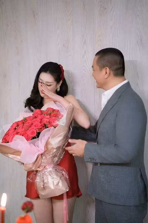 “Cảm ơn anh đã luôn yêu thương và đồng hành cùng em”, Khánh Vân nhắn nhủ bạn đời.