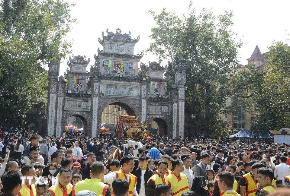 Hội Đồng Kỵ thu hút đông đảo người tham gia. (Ảnh: Thái Hùng/TTXVN)