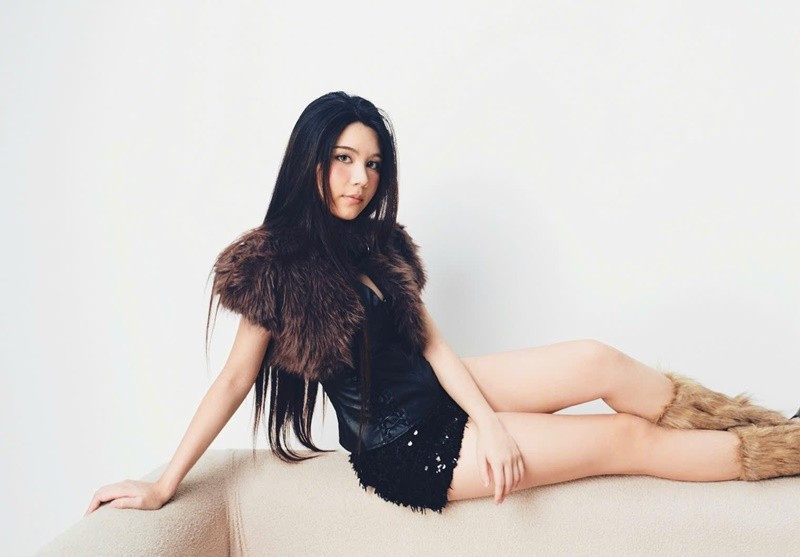 Ở tuổi dậy thì, Hạt Dẻ gây chú ý với vóc dáng cao ráo, đôi chân dài và những đường nét thừa hưởng từ bố mẹ. Ảnh: Instagram Mai Thảo Ngọc.