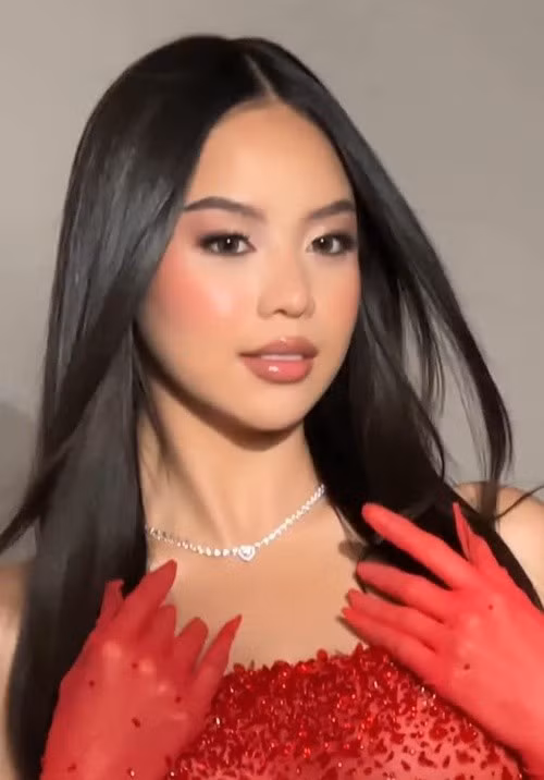 Thanh Thủy gắn liền với hình ảnh ngọt ngào bởi vậy khi cô thay đổi phong cách trang điểm, nhiều khán giả ngỡ ngàng trước diện mạo của nàng hậu. Ảnh: FB Thanh Thủy.