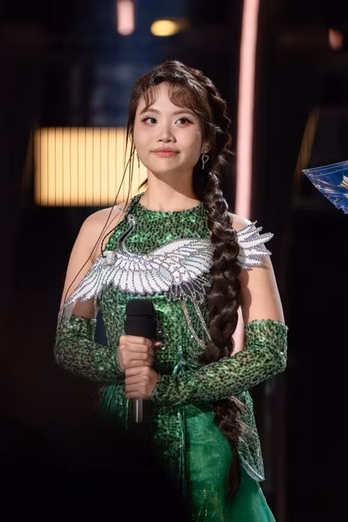 Hai tiết mục của Phương Mỹ Chi được các giám khảo Tô Hữu Bằng, Trương Lương Dĩnh và Đan Trường khen ngợi. Ảnh: Znews.