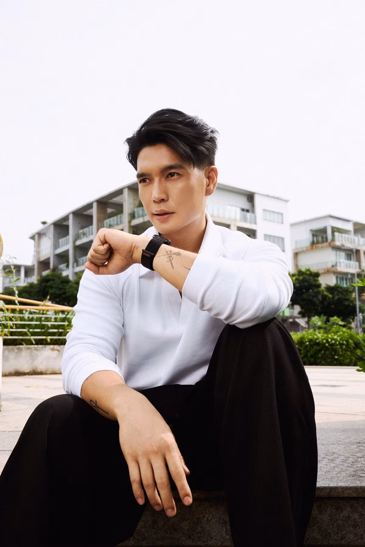 Dù xuất hiện ở sự kiện hay đời thường, Huy Trần luôn giữ hình ảnh chỉn chu, phong độ.